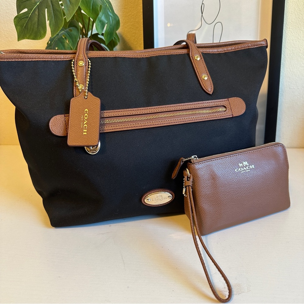 Coach bundle of shoulder bag and wristlet Black&Caramel Color